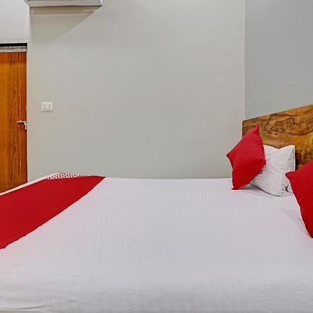 Oyo Flagship Hotel 9 수라트 외부 사진