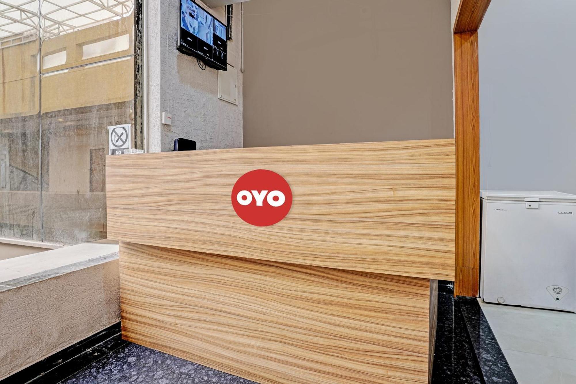 Oyo Flagship Hotel 9 수라트 외부 사진